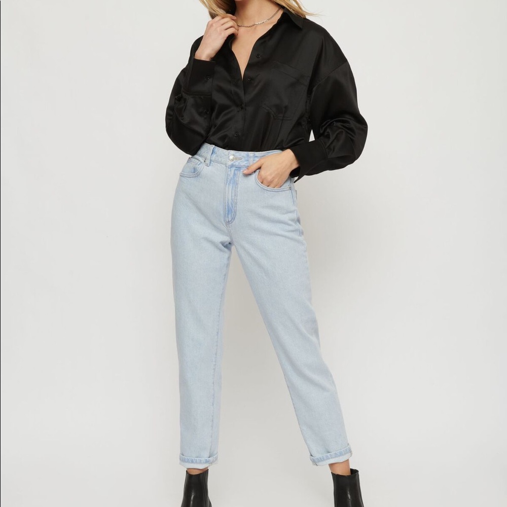 *SOLD* Ultra Highwasted Lightwash Jeans